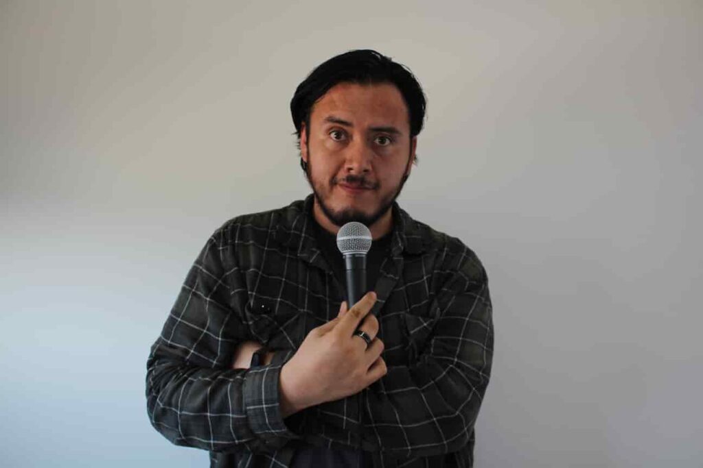 Adrian Guzmán, creador de contenidos crear contenido en tijuana para profesionales