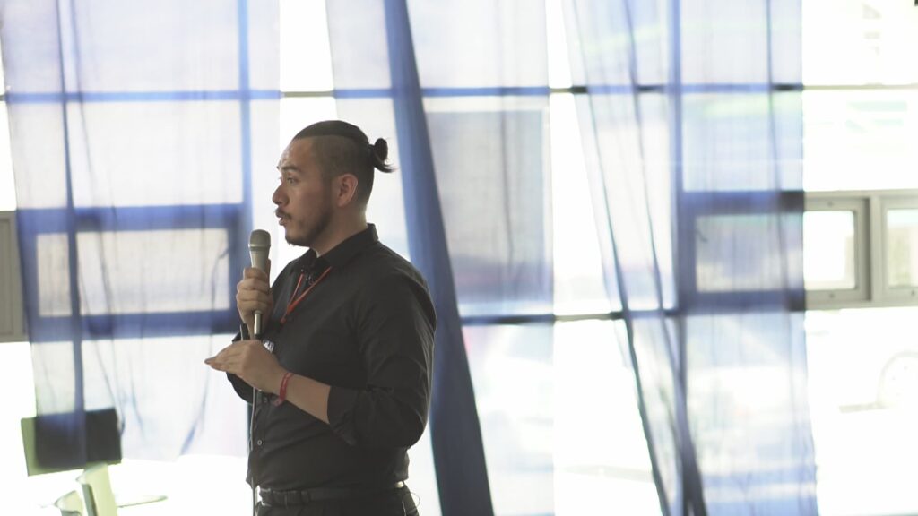 Conferencias de redes sociales por Adrian Guzman E.